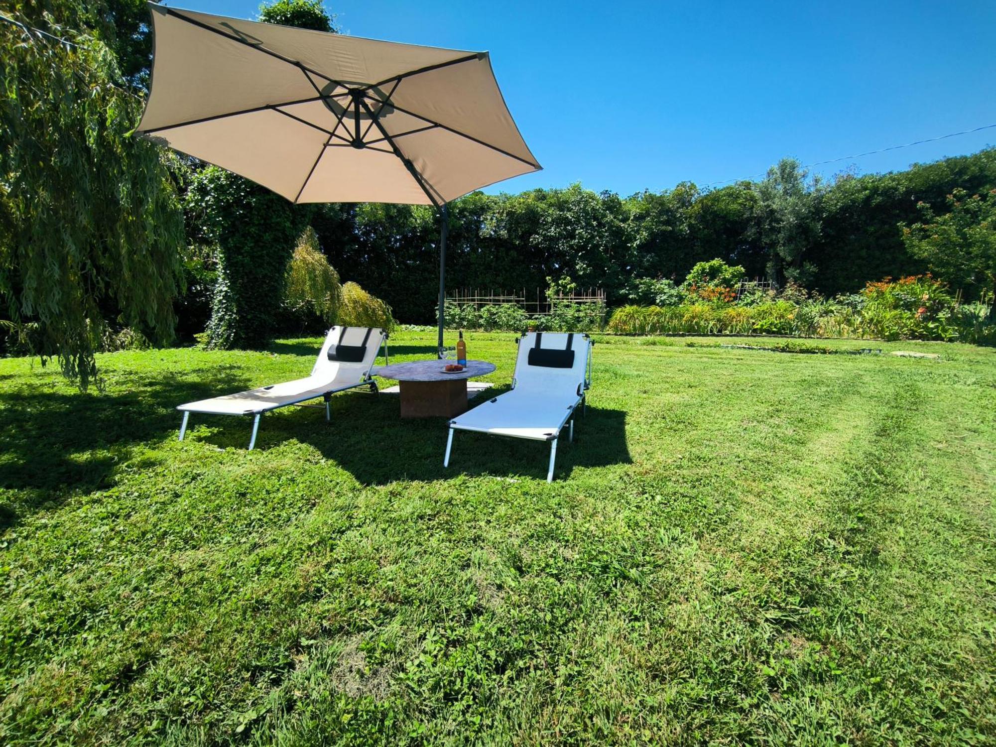 Versilia - Pietrasanta - Le Colmate Guesthouse Tonfano Buitenkant foto