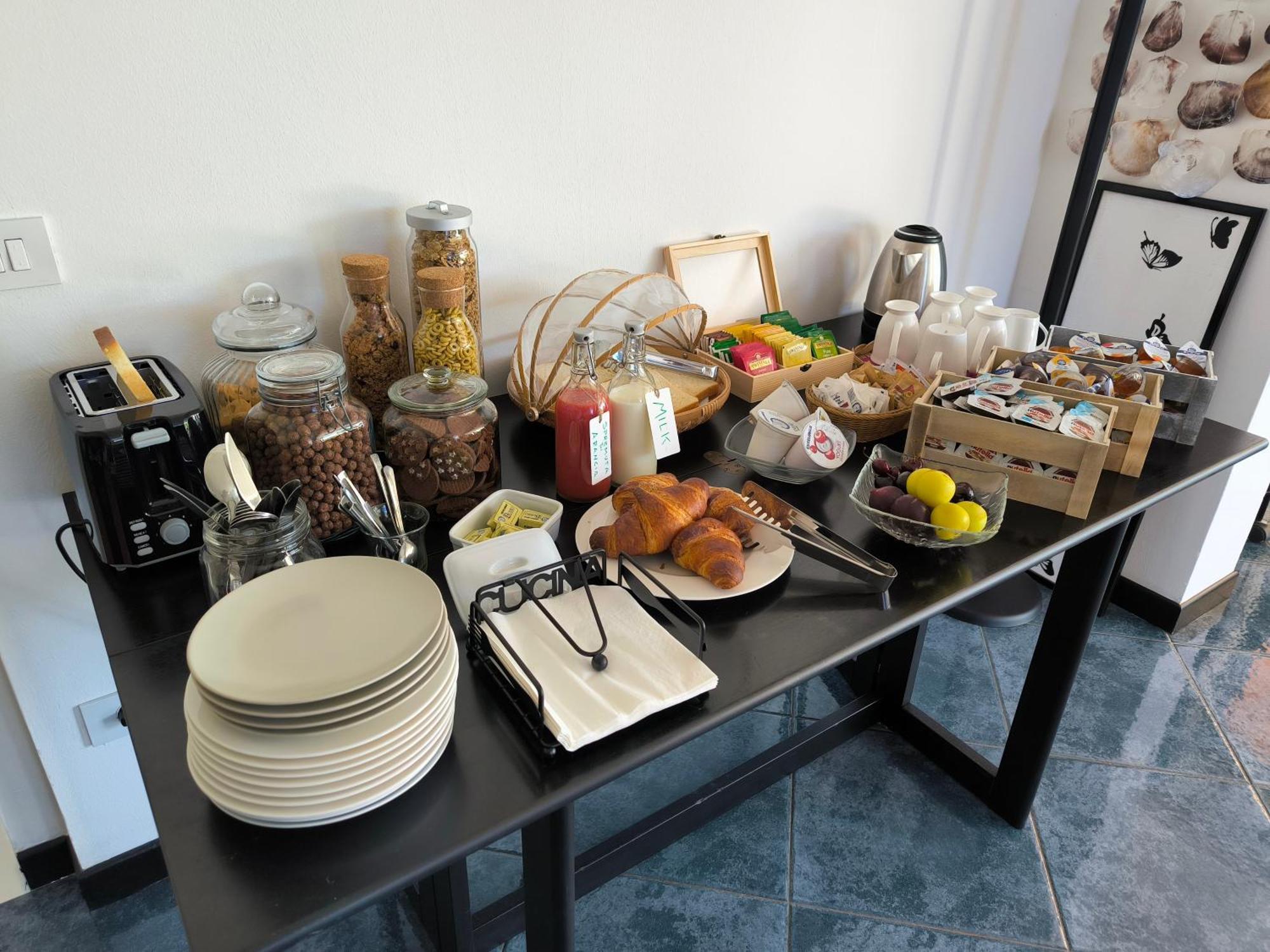 Versilia - Pietrasanta - Le Colmate Guesthouse Tonfano Buitenkant foto