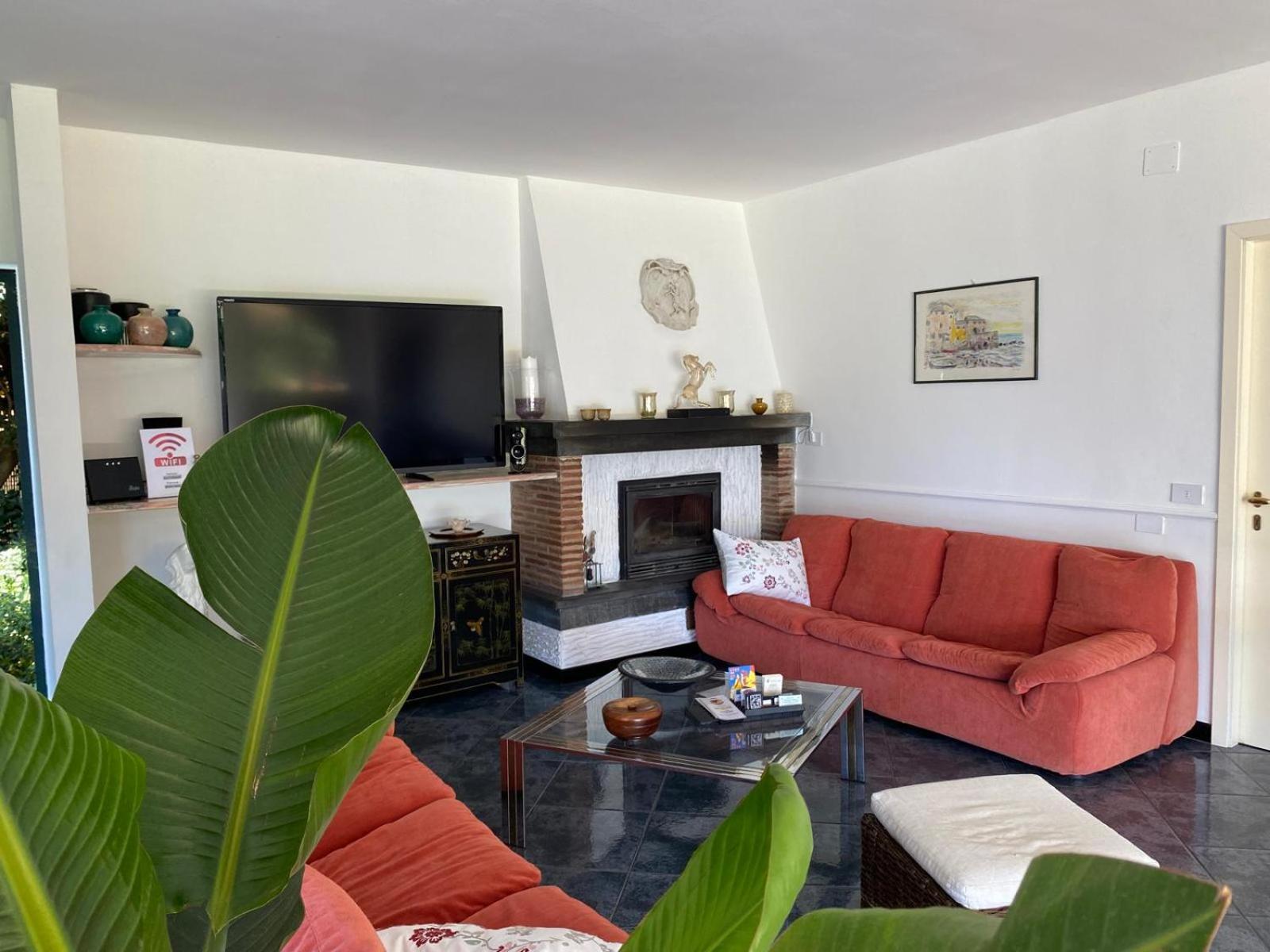 Versilia - Pietrasanta - Le Colmate Guesthouse Tonfano Buitenkant foto